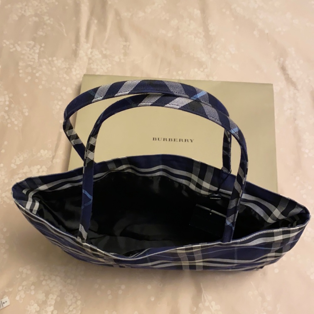 Burberry Tote Bag - Picture 2 of 7
